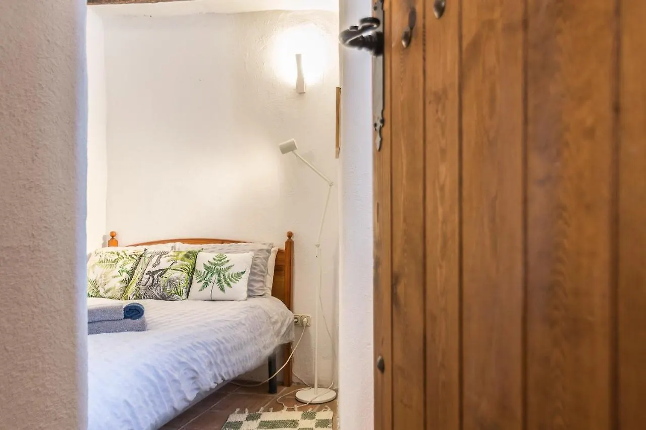 Casa Mundo - 16Th Century Traditional White Village House With Pool Pinos del Valle Tatil Evi