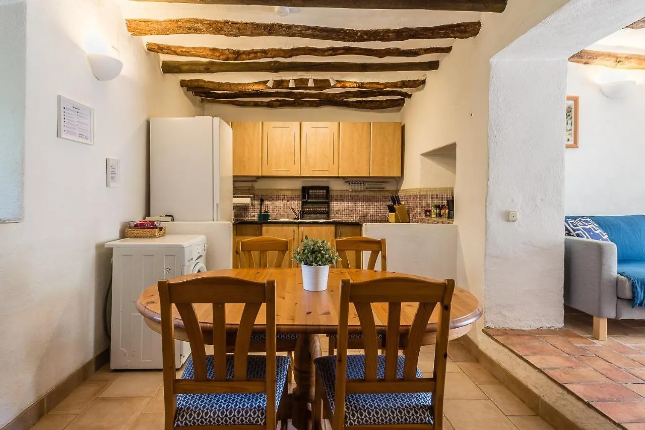 Casa Mundo - 16Th Century Traditional White Village House With Pool Pinos del Valle 0*,  España