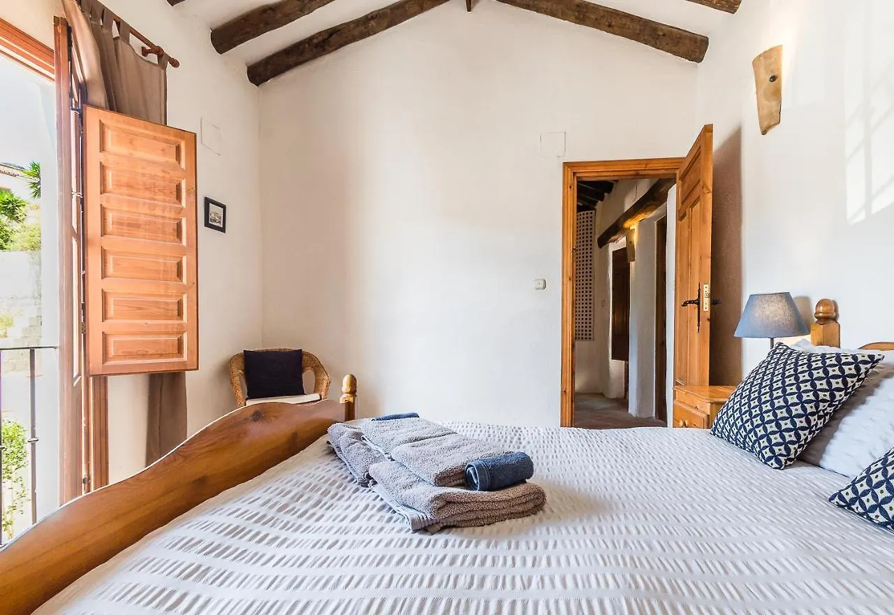 Casa Mundo - 16Th Century Traditional White Village House With Pool Pinos del Valle